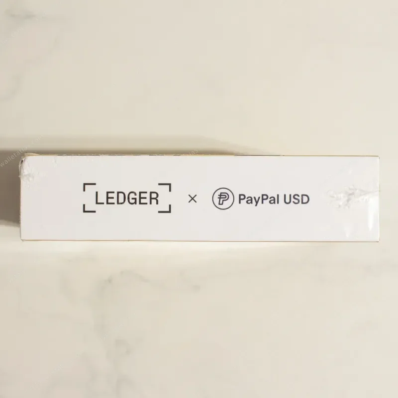 Ledger Nano S Plus PayPal PYUSD - shrink wrap and factory seal detail