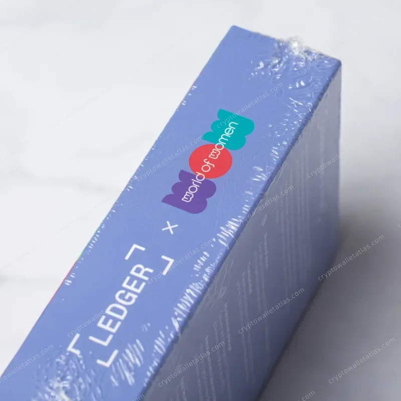 Ledger Nano S Plus World of Women Navy - shrink wrap and factory seal detail