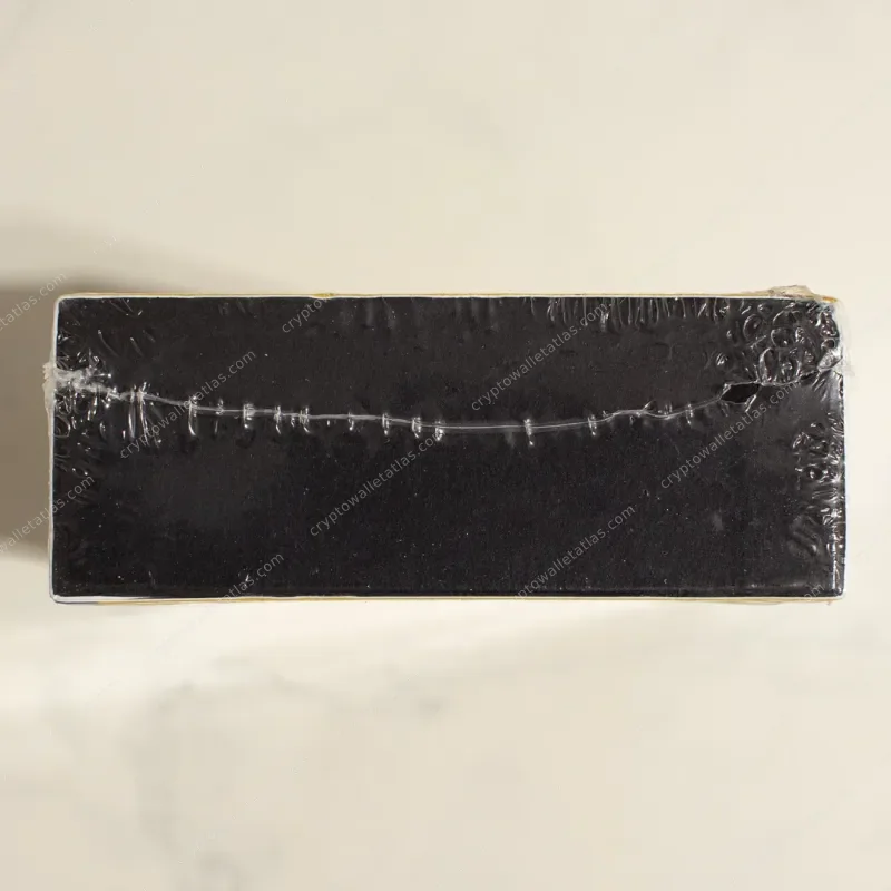 Ledger Nano S Plus PayPal PYUSD - device face close-up