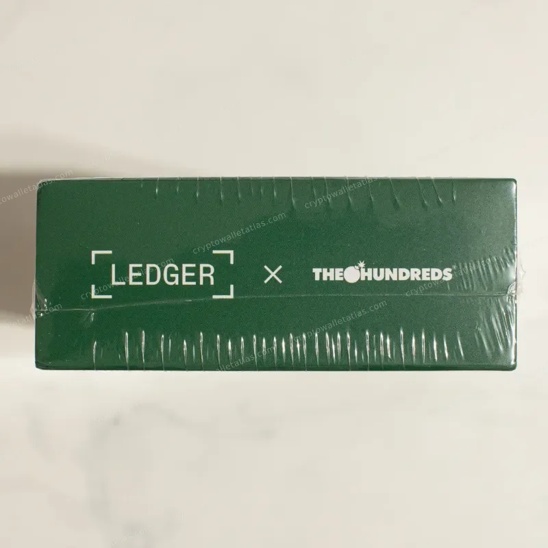 Ledger Nano X The Hundreds x Adam Bomb Squad Green - device face close-up